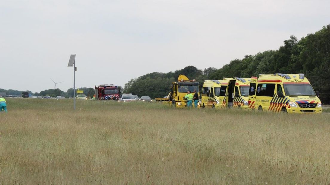 Drie Personen Naar Het Ziekenhuis Na Ongeluk Op A1 Bij Deventer - RTV Oost