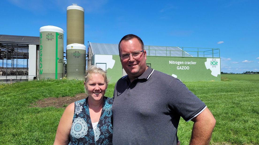 Jeroen Groot en zijn vrouw Claudia voor hun innovatieve stikstofkraker