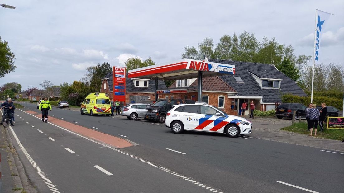 Bij de aanrijding raakten beide wagens zwaar beschadigd