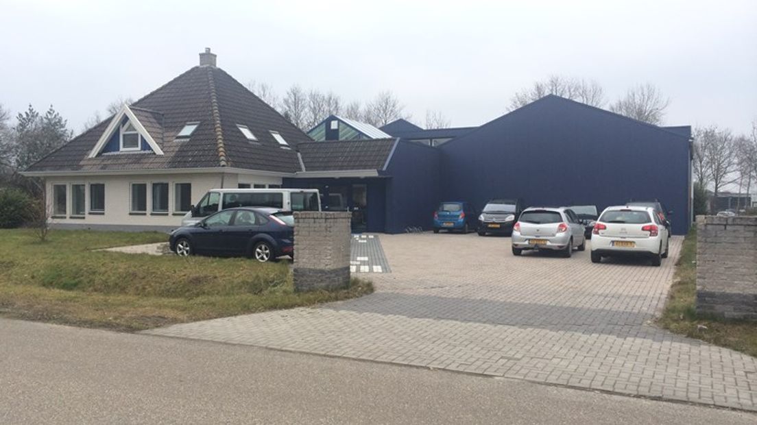 Het gebouw van de voormalige Dutch Flight Academy (Rechten: RTV Drenthe/Serge Vinkevleugel)