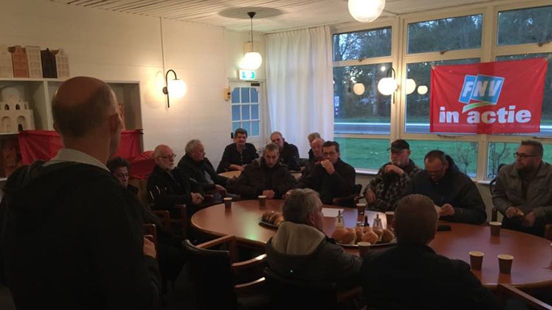 Vorige maand: scheepsbouwers schrijven zich in voor de staking van Niestern Sander.