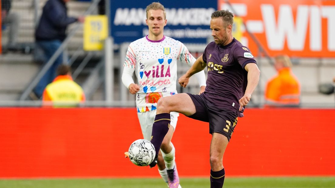 Van Hintum aan de bal tegen RKC