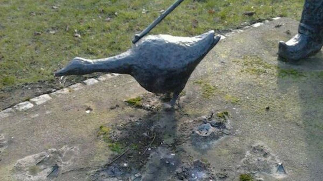 Het beeld zoals het er na de diefstal bijstaat