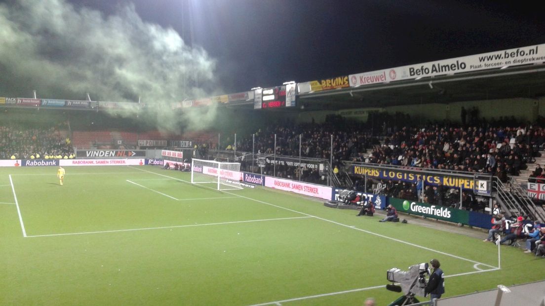 Ondanks boycot zitten er toch Feyenoordsupporters in het Polman Stadion