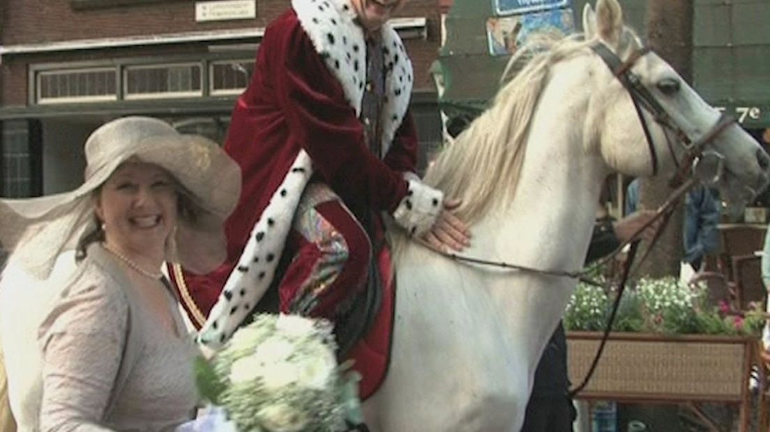 Prins Op Het Witte Paard In Deventer Rtv Oost