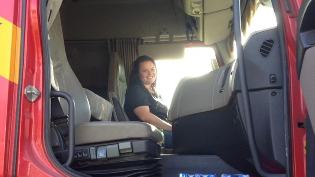 Familie en vrienden van de verongelukte trucker Daisy Peters-Kuyer zijn zaterdag met 50 vrachtwagens naar Beuningen gereden. De stoet werd opgewacht door vrienden,bekenden en beroepsgenoten. Nadat aan haar de laatste eer is bewezen, is de Limburgse gecremeerd.