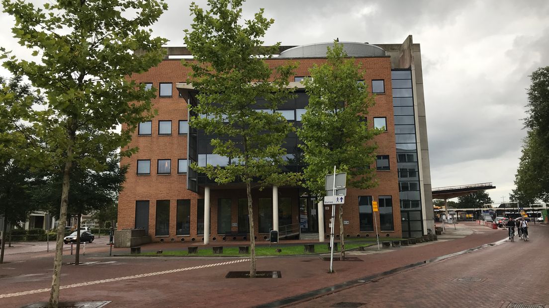 Volmachtkantoor Nederland sluit de Asser vestiging aan het Stationsplein (Rechten: Margriet Benak/RTV Drenthe)