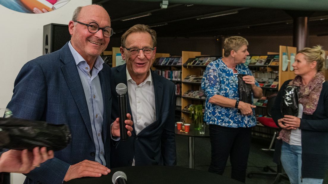 Debatleider Job Boot met burgemeester Koos Janssen