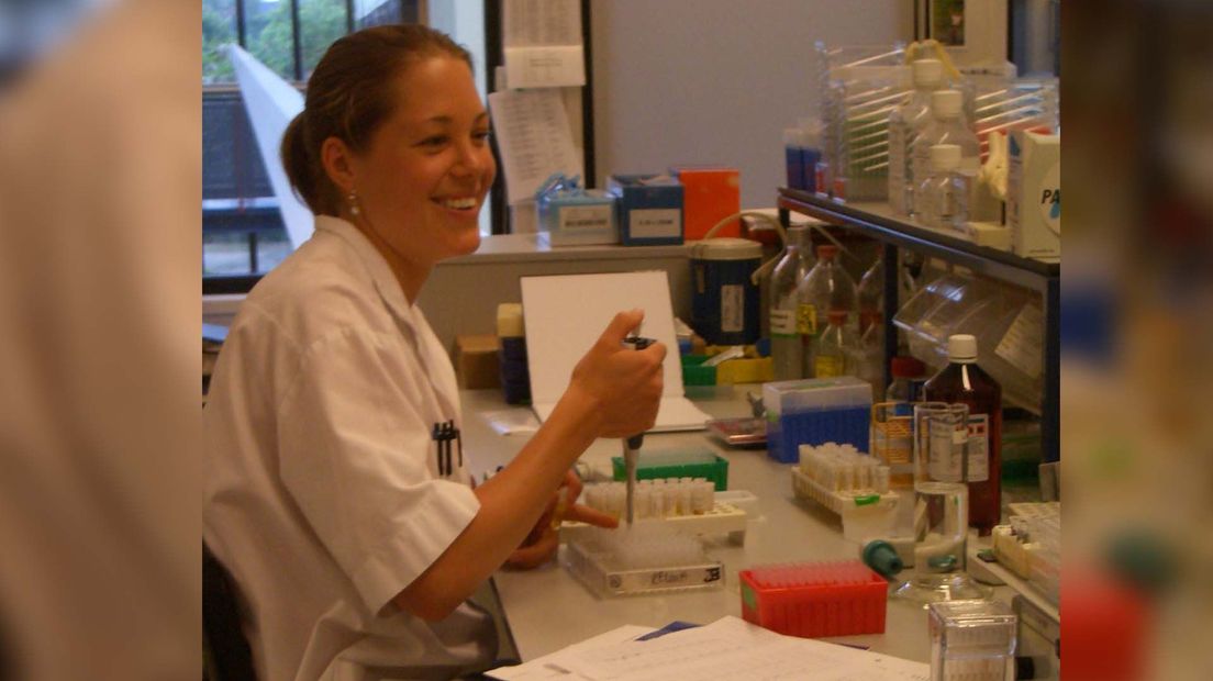 Karina De Leeuw in het lab