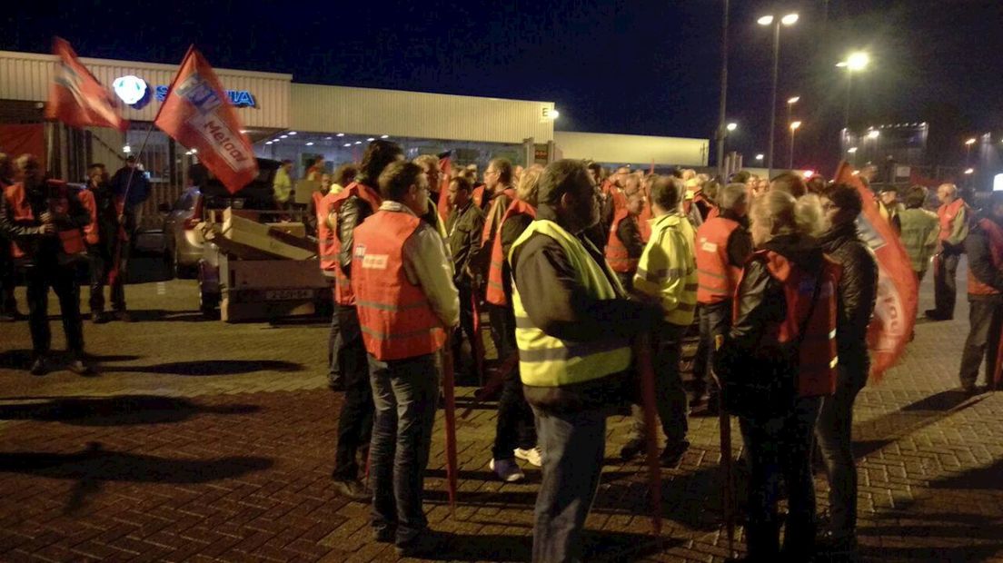 werknemers Scania staken in Zwolle