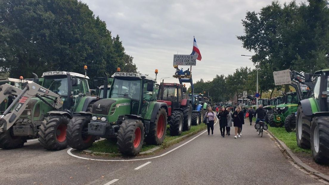 Boeren bij provinciehuis in Zwolle