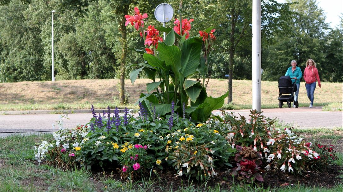 De veelbesproken 'graf-monumentjes' langs de diverse invalswegen in Haaksbergen