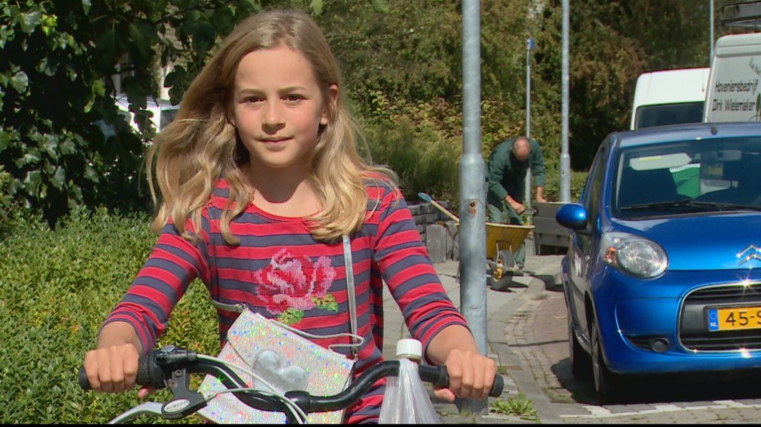 Liva Nieuwenkamp op weg naar haar volgende klant voor een Heitje voor een karweitje
