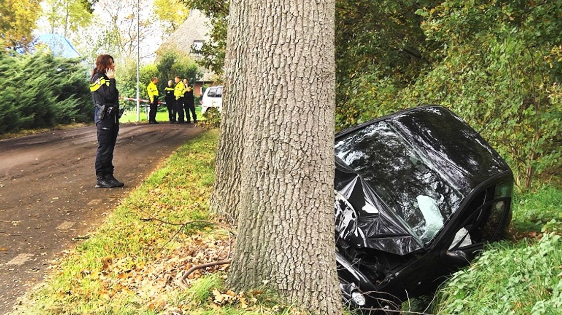 Auto Raakt Van De Weg In Nieuw Roden RTV Drenthe