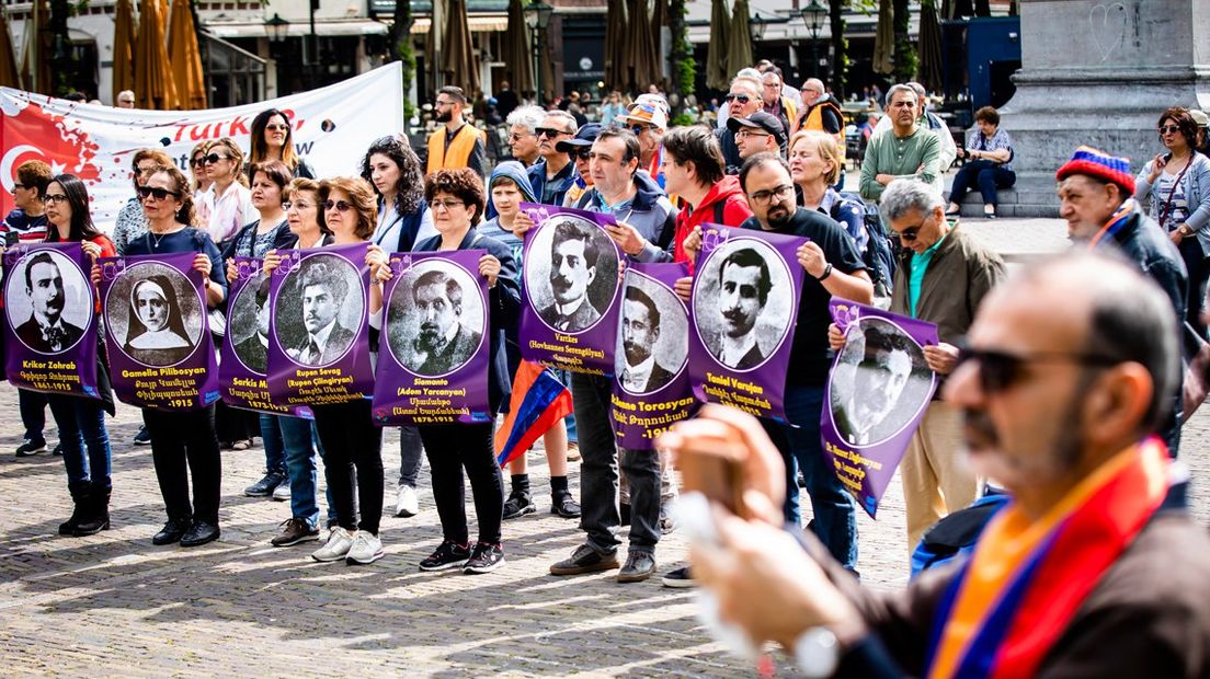 Betoging op het Plein tijdens een demonstratie voor erkenning van de Armeense genocide.