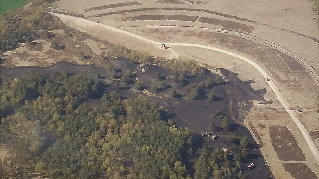 Het onderzoek naar de grote brand op de Arnhemse heide aan de noordzijde van de stad is nog in volle gang. Dat laat de Koninklijke Marechaussee desgevraagd weten.