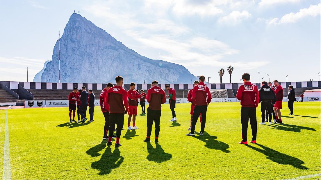 FC Twente oefende bij Gibraltar tegen Excelsior Moeskroen