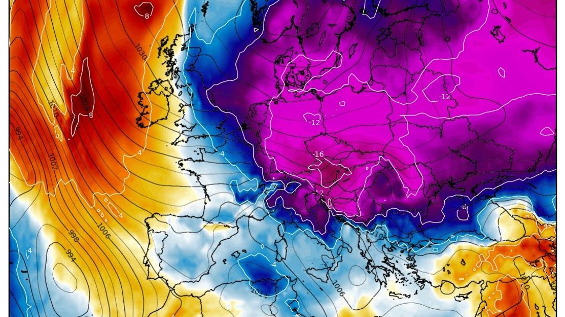 De kou vanuit Rusland is op deze kaart goed zichtbaar (bron: wxcharts.eu)