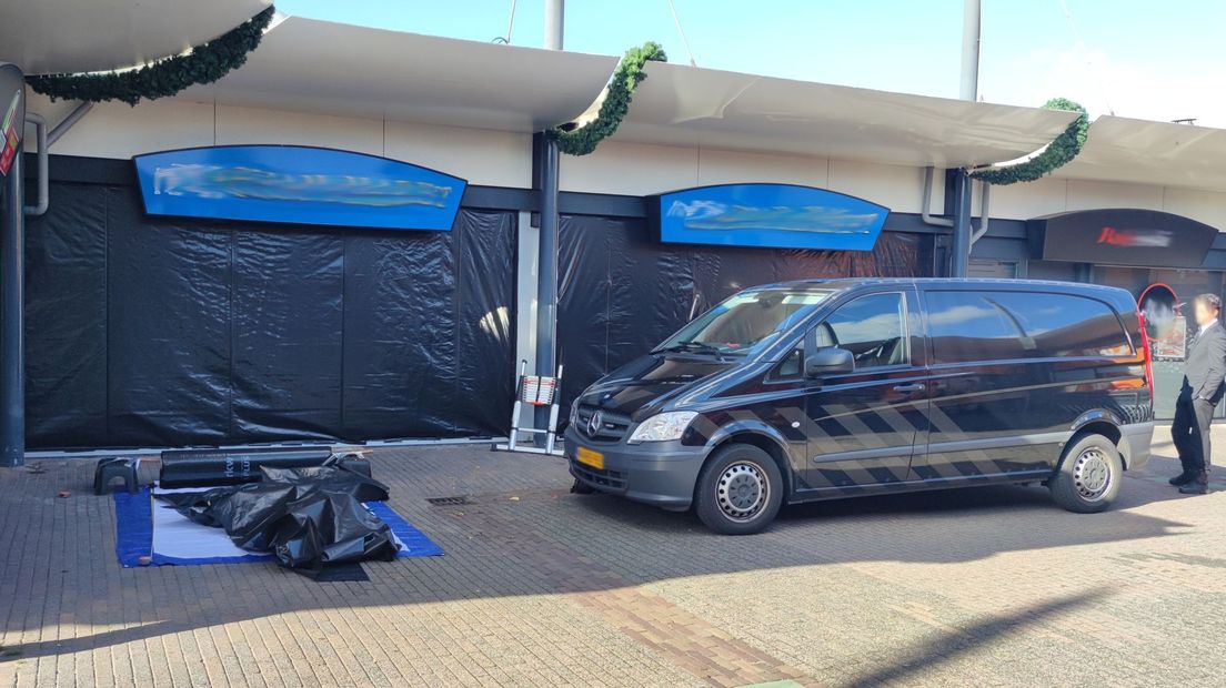 Onderzoek supermarkt en woning Hoogeveen vanwege dode man Enschede