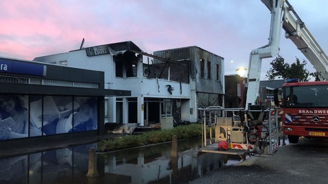 Negen winkels gingen in vlammen op in Musselkanaal (Rechten: RTV Noord/Wiebe Klijn)