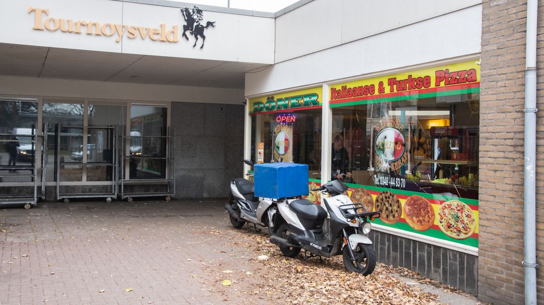 De getroffen pizzeria in Woerden