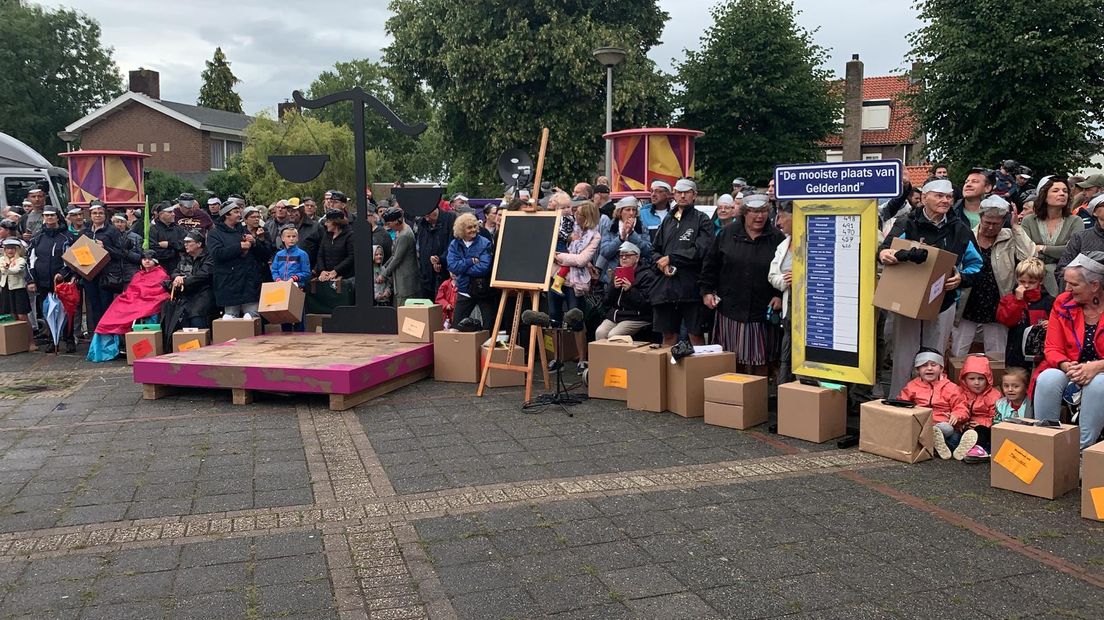 Ondanks de regen is het team in Alphen op een prachtige eindstand terechtgekomen: 499 punten en 600 euro. Het verschil met IJzevoorde is maar één punt, net genoeg voor een voorlopig eerste plaats!