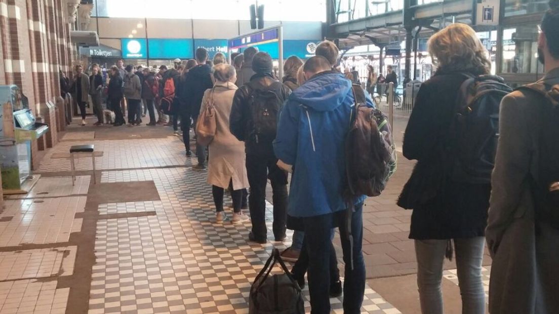 Welke partij wordt de grootste in Gelderland? Hoe zit het met de opkomst? Volg al het nieuws over de Kamerverkiezingen in het Omroep Gelderland-liveblog.