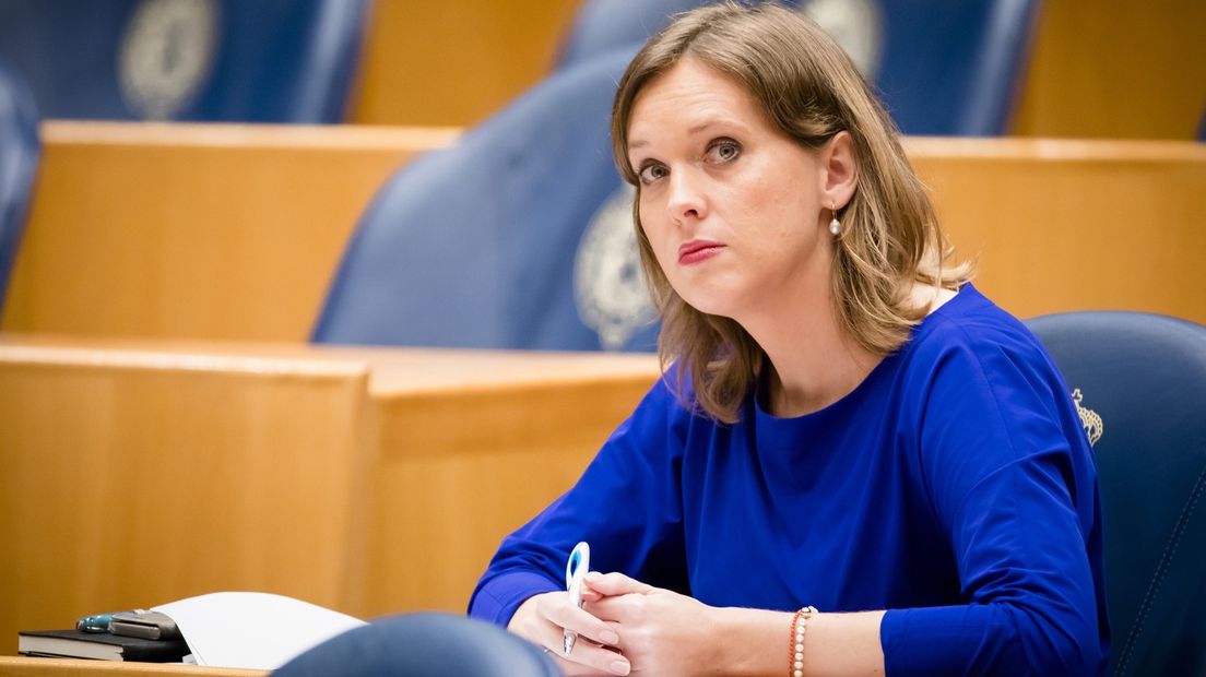 Stieneke de Graaf vroeg de staatssecretaris naar de afspraken over de spoorlijn naar Stadskanaal.