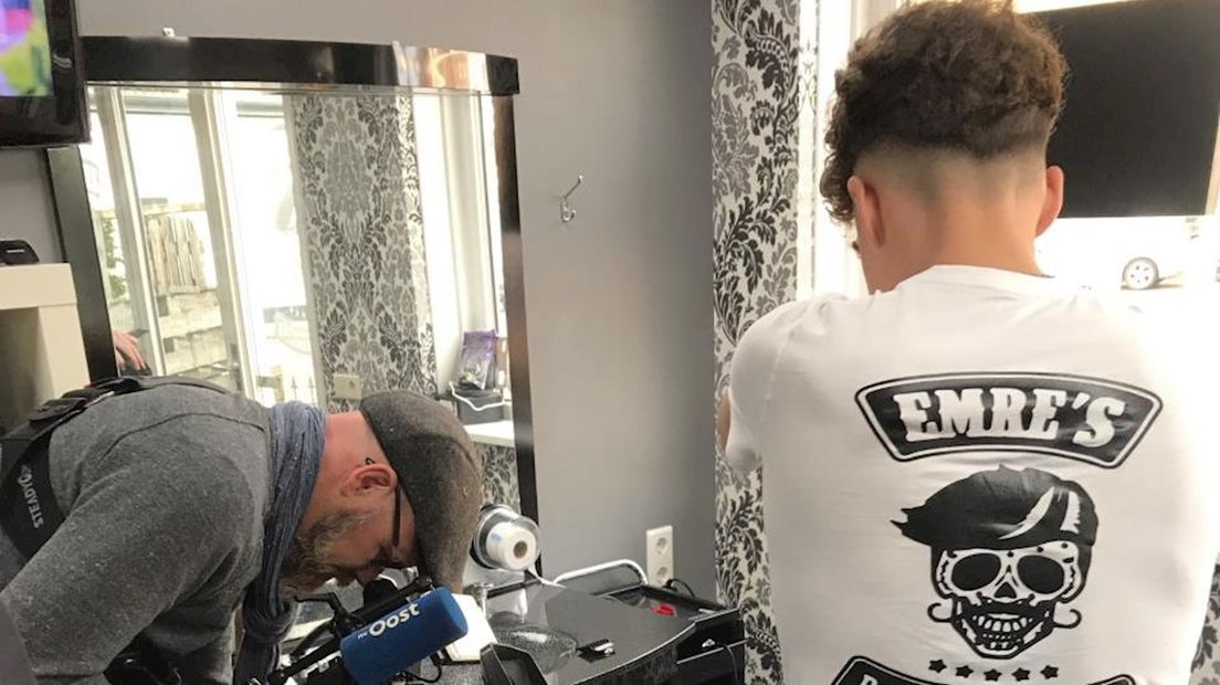 De 14-jarige Little Barber Milan uit Deventer is de jongste kapper van Nederland