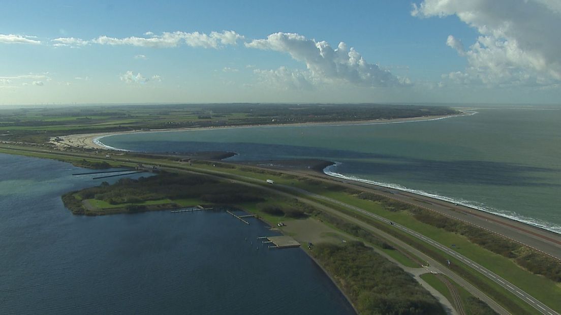 De Brouwersdam en het Grevelingenmeer