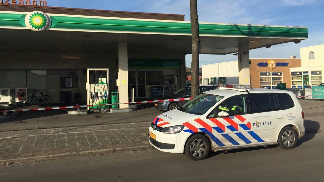 Bij een tankstation aan het Haagje in Hoogeveen is vanmiddag een overval gepleegd