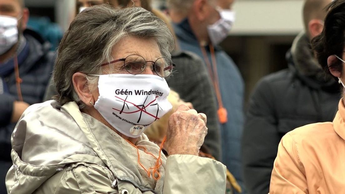Inwoners van Beuningen protesteren tegen de komst van windmolens.