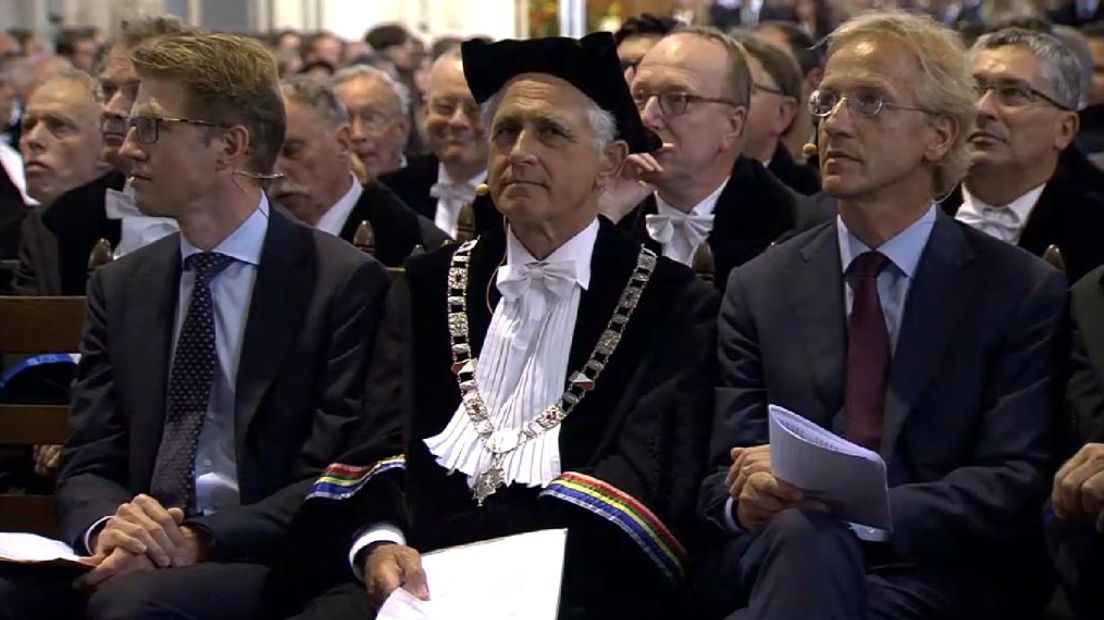 Van links naar rechts: Staatssecretaris Sander Dekker, rector magnificus Bert van der Zwaan en professor Robbert Dijkgraaf.