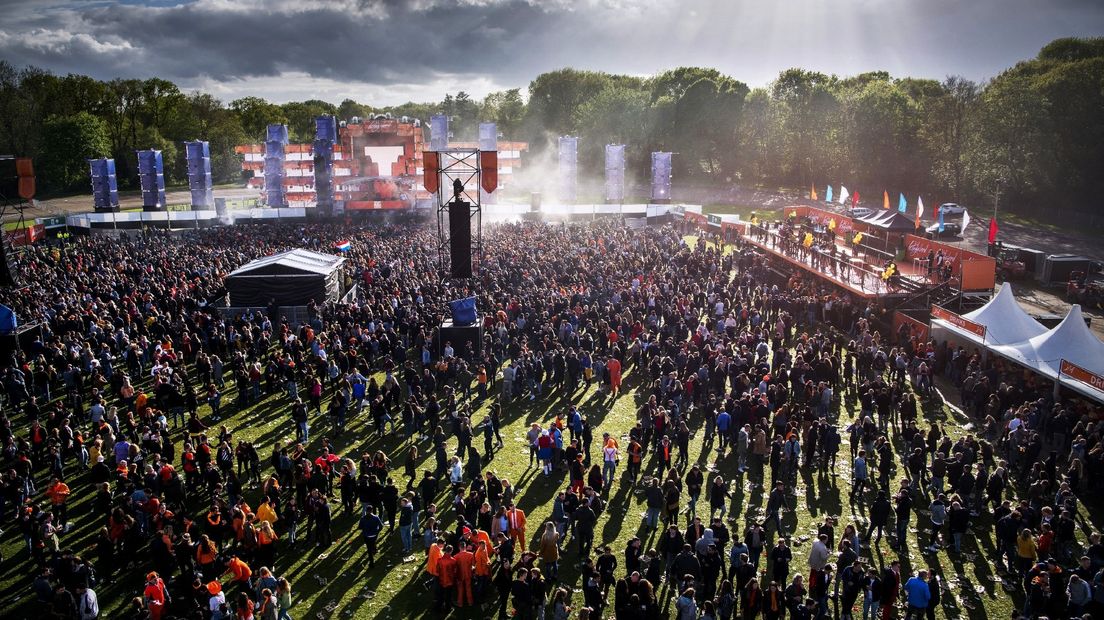 Een vol festivalterrein tijdens de afgelopen editie van Kingsland in Groningen