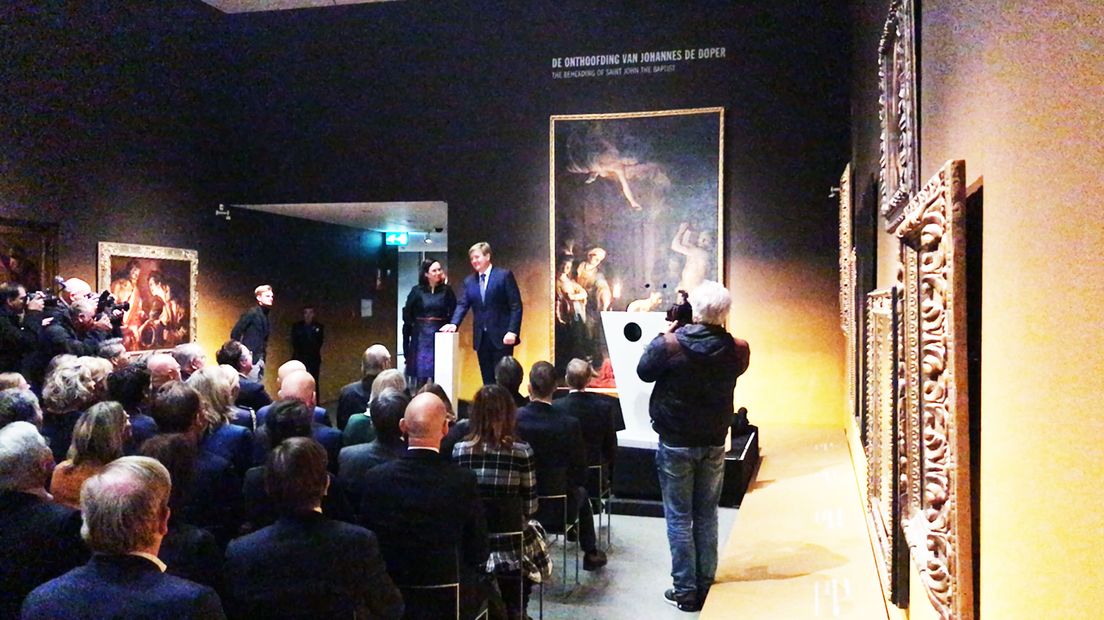 Koning Willem-Alexander tijdens de opening van de tentoonstelling.