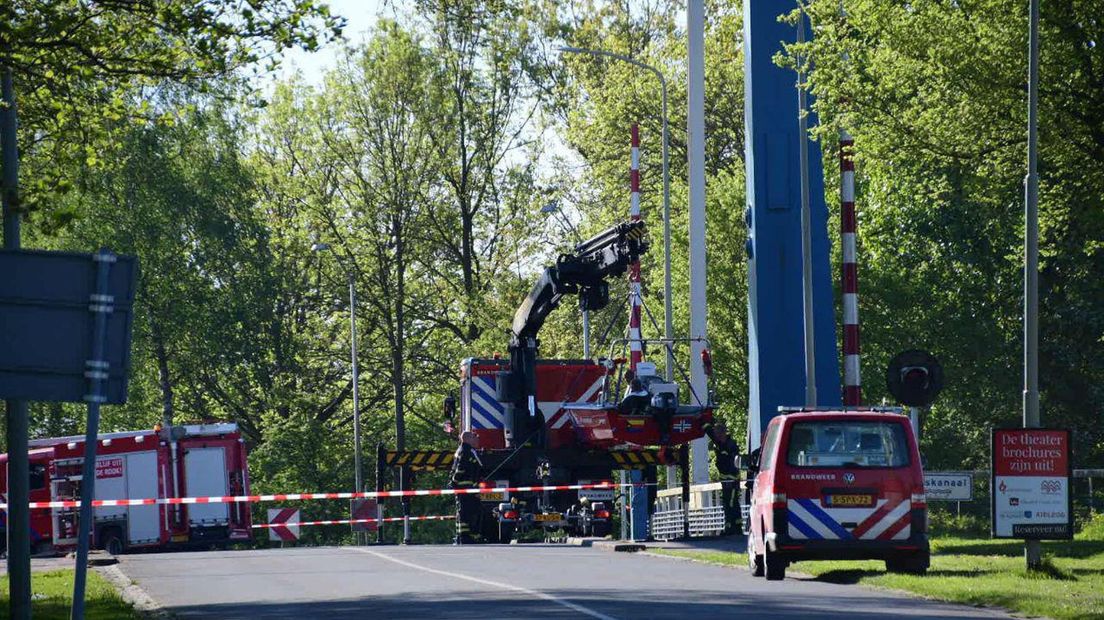 Door het gaslek kan er geen verkeer over de brug