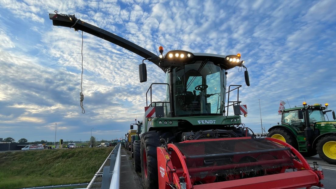 Een boerengalg boven de A7