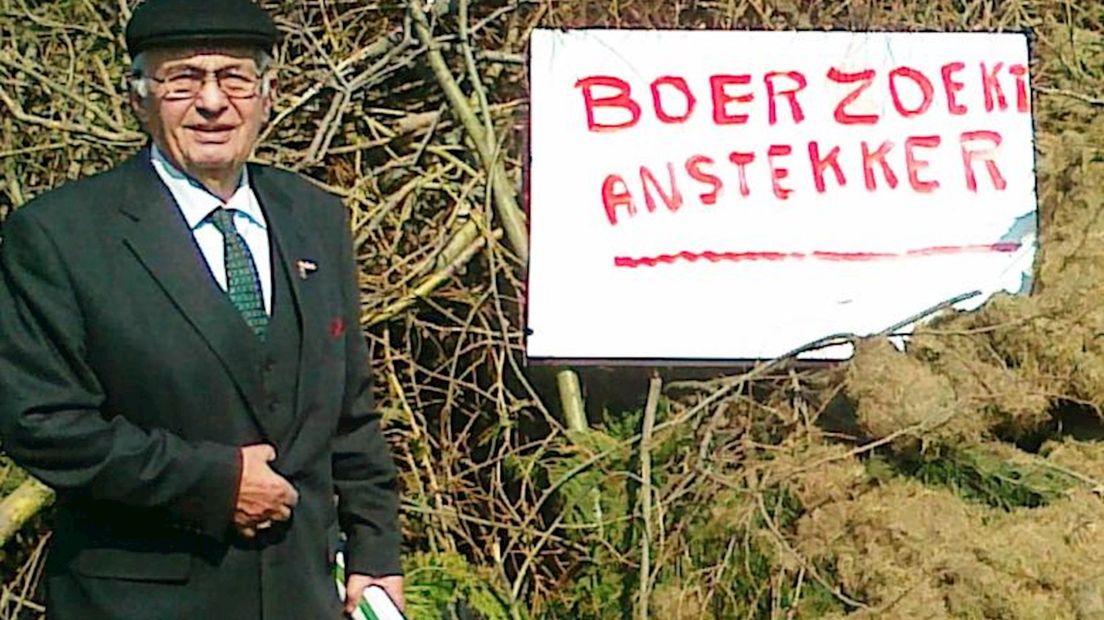 Dhr. Van der Gracht bij zijn paasvuur