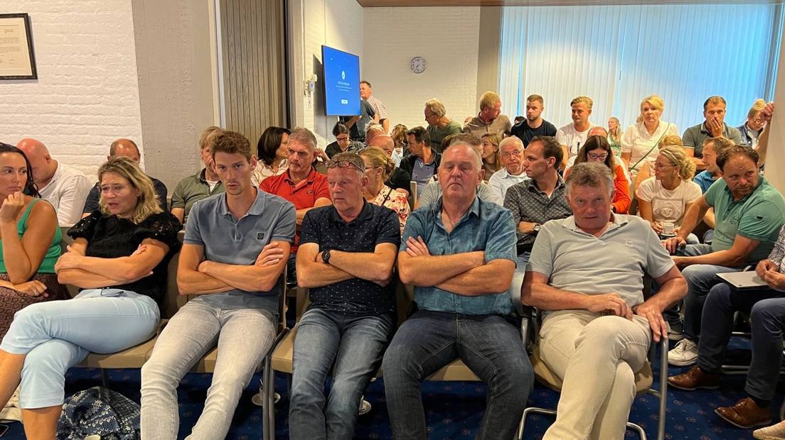 Het was druk vanavond op de publieke tribune in de raadszaal in Tubbergen