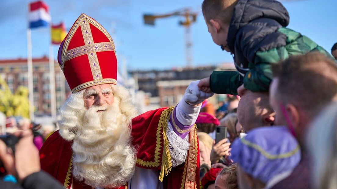 De intocht van Sinterklaas is tijdelijk stilgelegd.