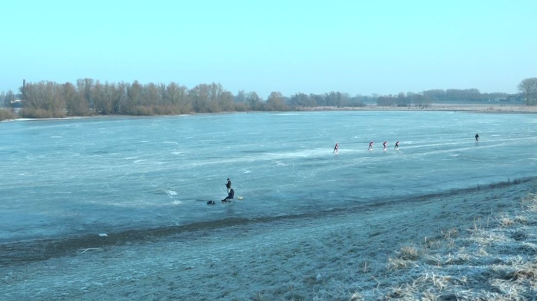 Schaatsers in onze provincie moeten hun kans snel grijpen als ze het ijs op willen. De dooi zet na deze donderdag toch écht in.