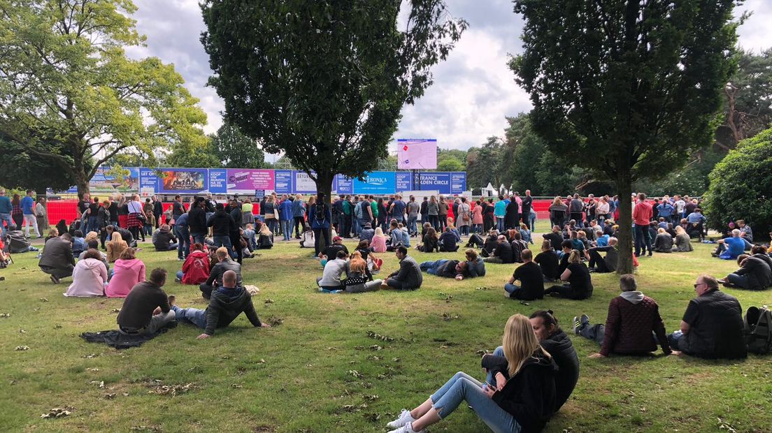 Tienduizenden muziekliefhebbers genoten donderdagavond in het Nijmeegse Goffertpark van een optreden van de Amerikaanse band Bon Jovi. De band was na dertien jaar terug. In het voorprogramma warmden Navarone en Kensington de toegestroomde fans op. De eersten mochten om 16.00 uur naar binnen.