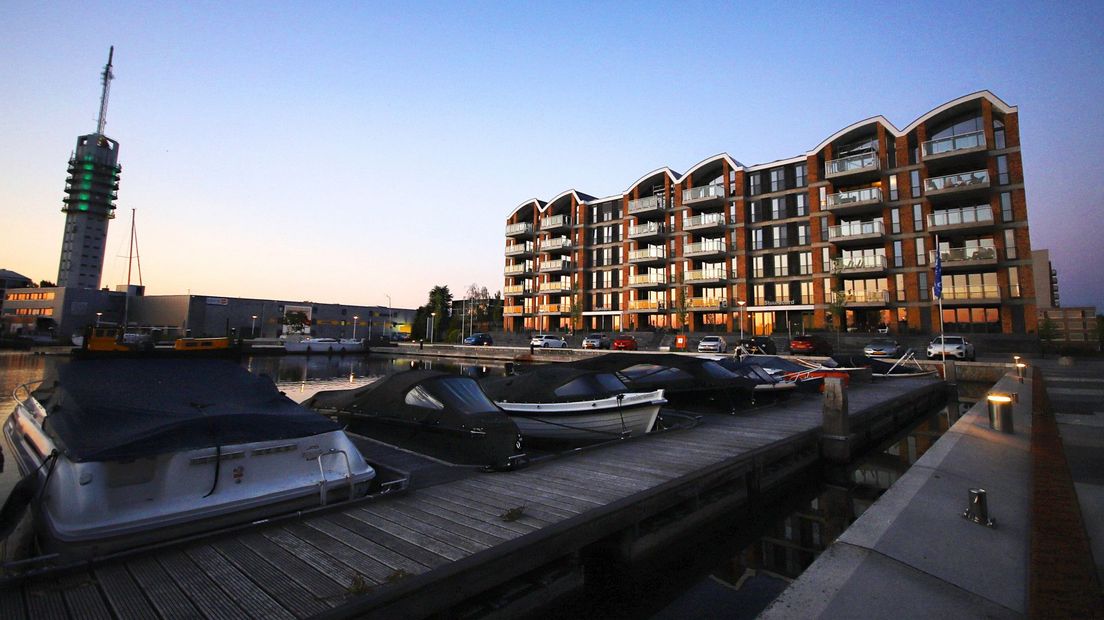 Havenhuys is een van de appartementencomplexen dat (net) buiten de geurcontour ligt en in de voorbije jaren al is gebouwd in de Rijnhaven