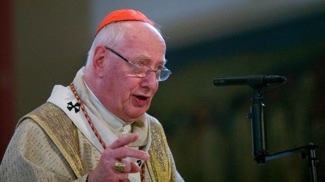 Kardinaal Simonis tijdens zijn gouden priesterjubileum in 2007.