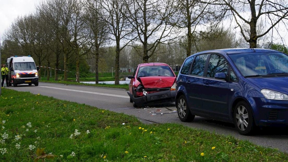 Kop-staartbotsing in Genemuiden