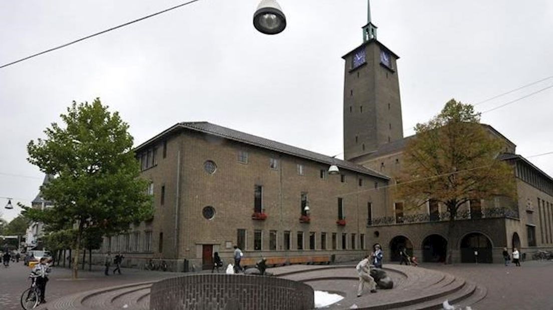Enschede moet fors bezuingen