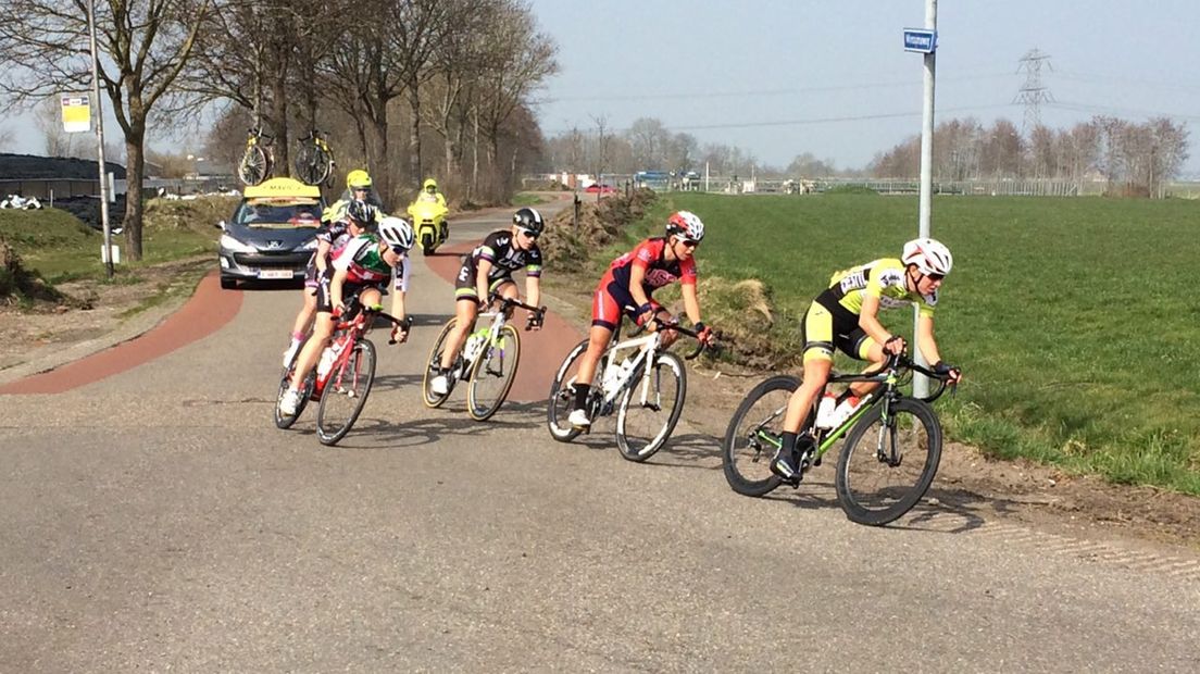 De vijf op weg naar Leek