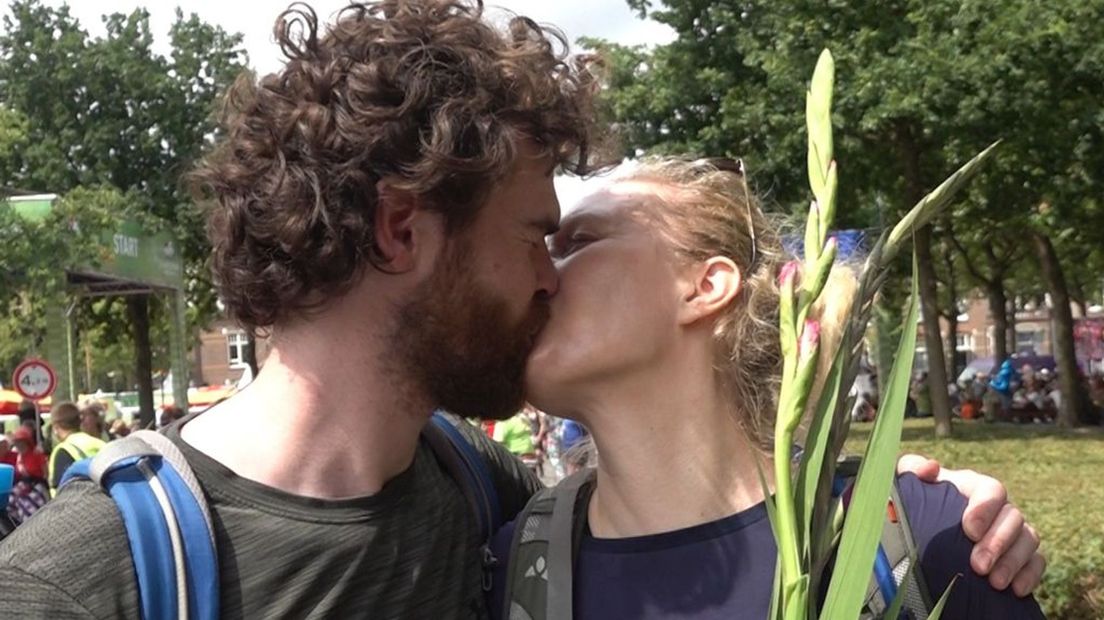 Bert en Jana gaan trouwen.