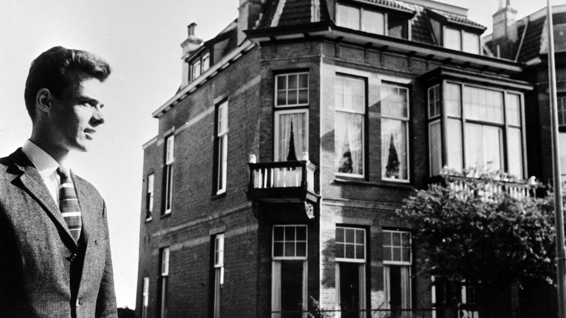 De vier jonge Arnhemmers die op de eerste dag van Operatie Market Garden zijn geboren en in 1964 het Polygoon-journaal haalden, de Market Garden-baby's, zijn opgespoord. Op hun 20e werden ze door de gemeente uitgenodigd om de eerste steen te leggen bij het nieuwe stadhuis in hun woonplaats en daar was de landelijke pers bij. Het Omroep Gelderland-platform '75 jaar vrijheid-op weg naar 2020' wilde het verhaal van de vrouw en de drie mannen achterhalen en dat is nu dus gelukt mede met hulp van het platform Gelderland Helpt.