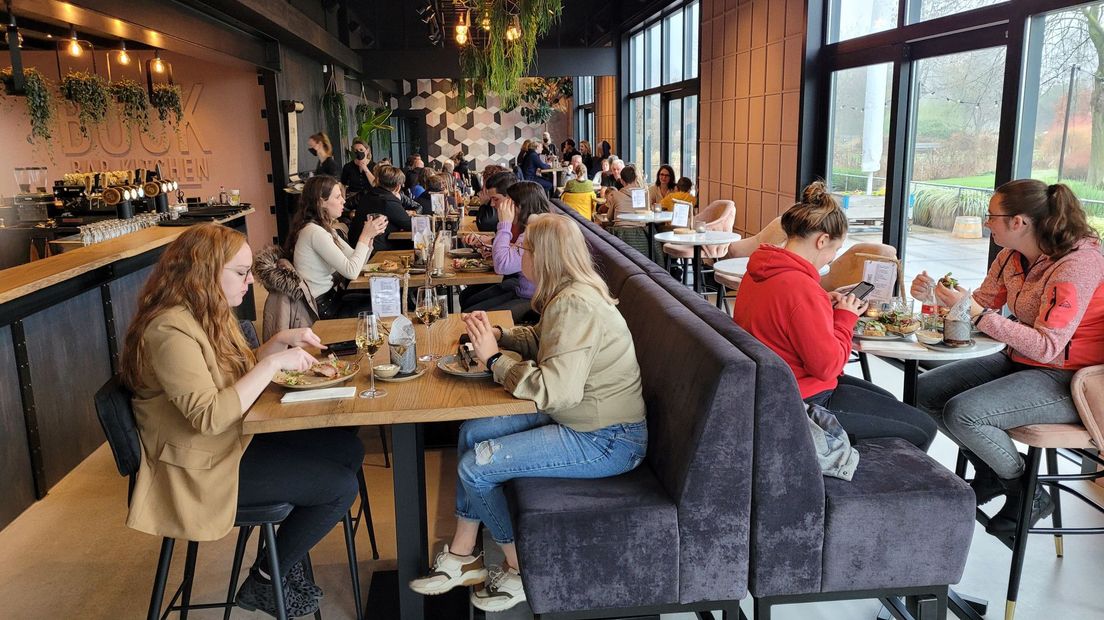 Horecagelegenheden, zoals deze in Boskoop, hebben de deuren afgelopen zaterdag als protest geopend